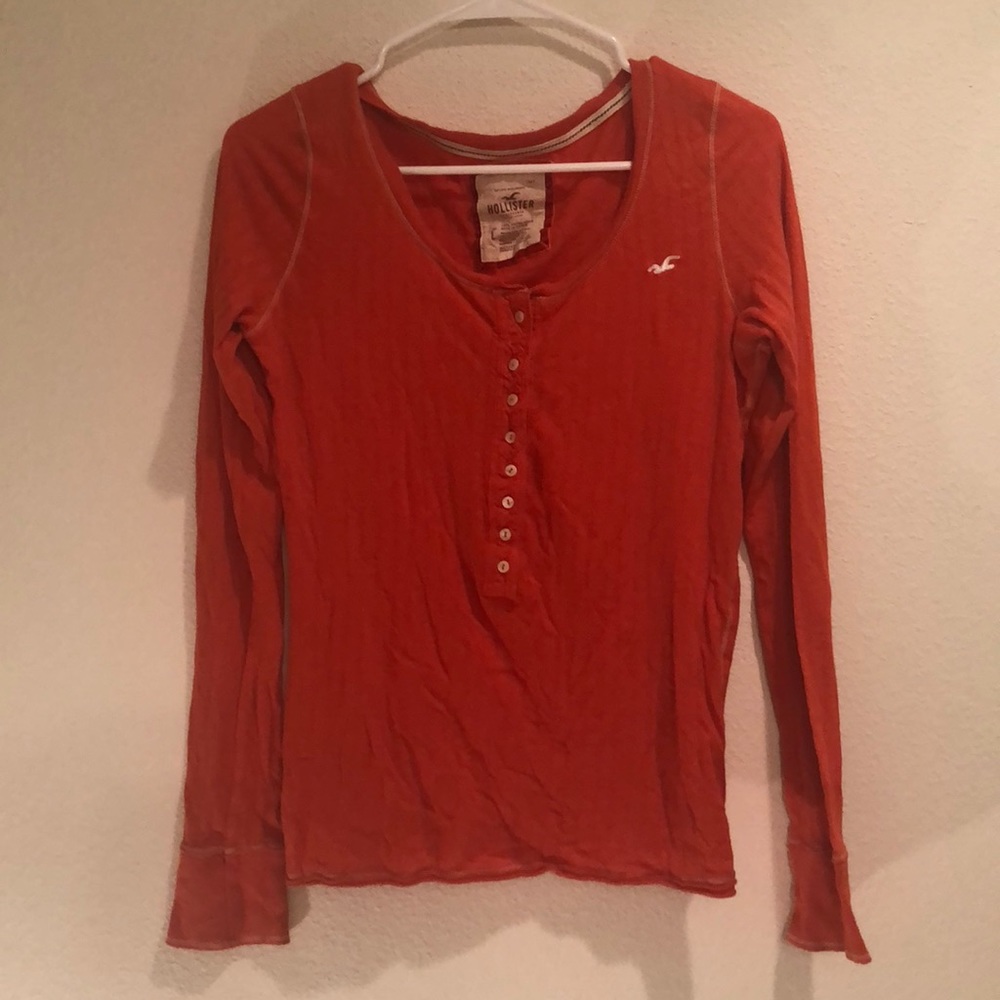 Hollister tee